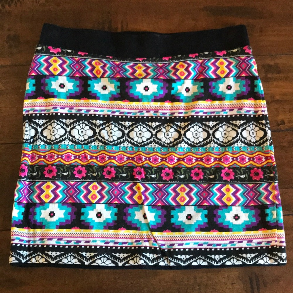Tribal mini skirt, fun pattern size S